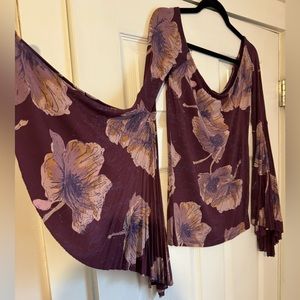 Free people top with flowy sleeves